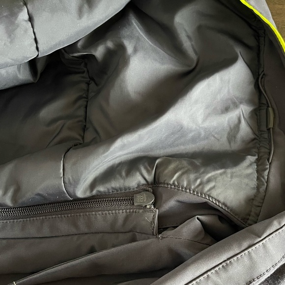 Helly Hansen Blue Grey Yellow H2 Flow Men’s Ski Jacket NWT - Picture 9 of 11